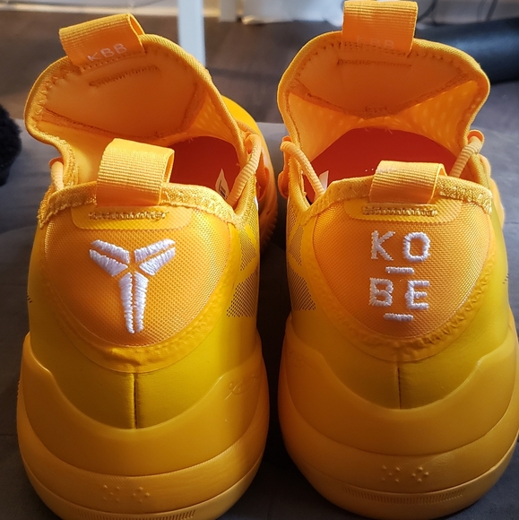 kobe ad lakers amarillo